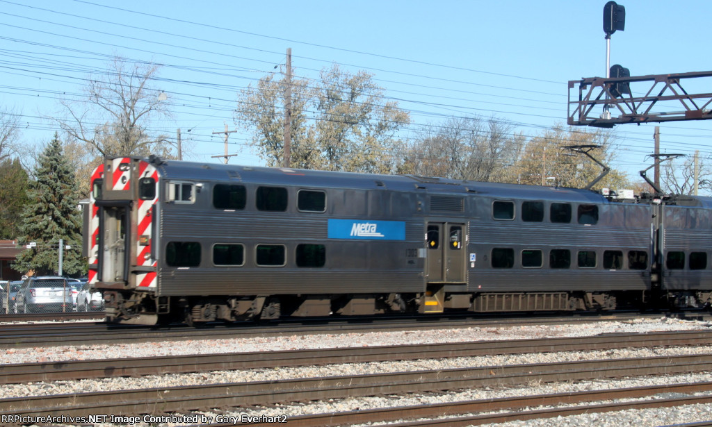 Departing Southbound Metra Train #115